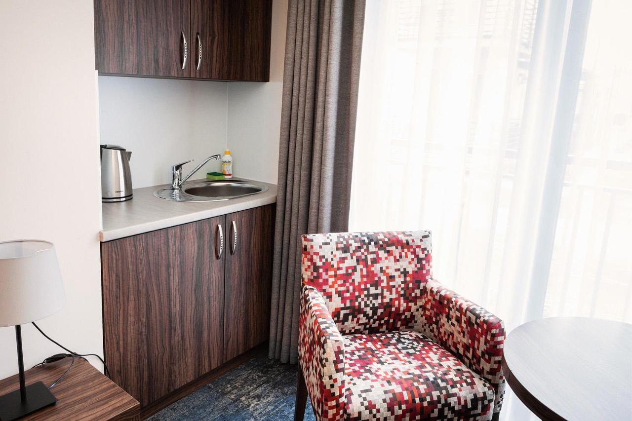 Single Room,1115733876:JPEG