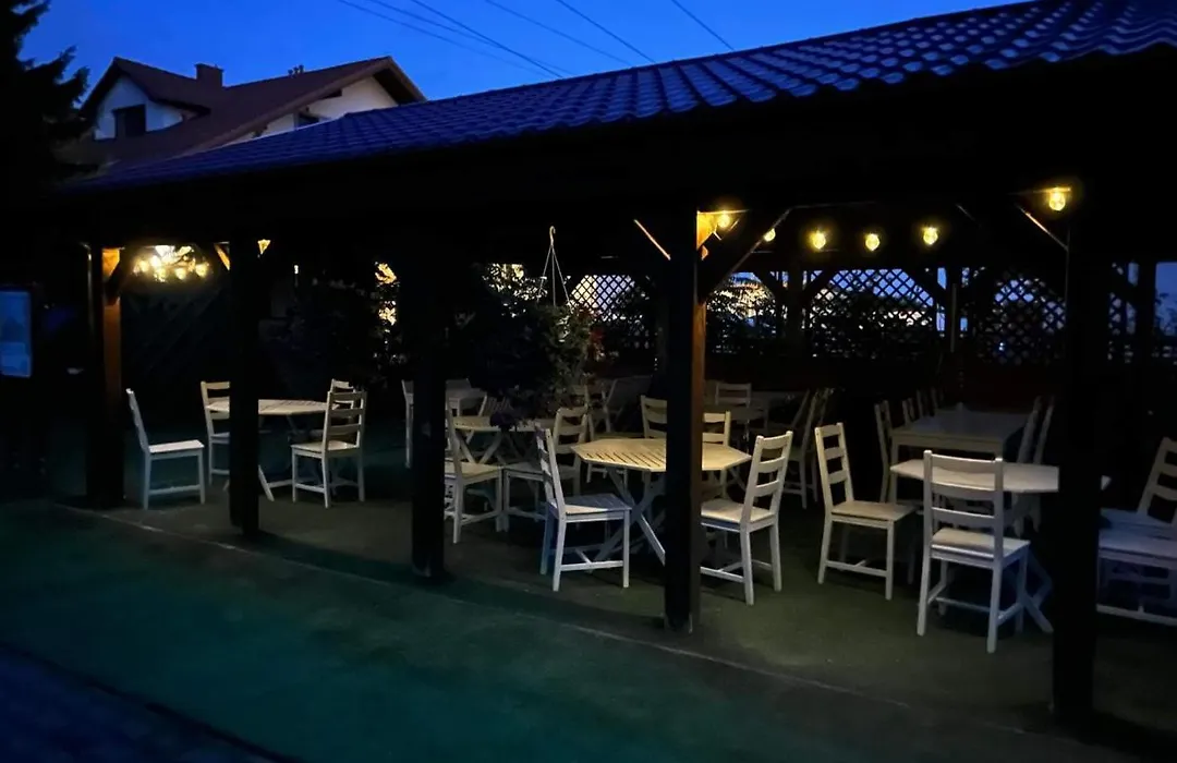 POLARIS B&B-kameralne, rodzinne pokoje i domki z basenem-1