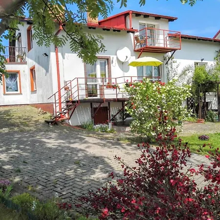 Willa Wega - pokoje gościnne, domki, plac zabaw, basen, parking, grill-3